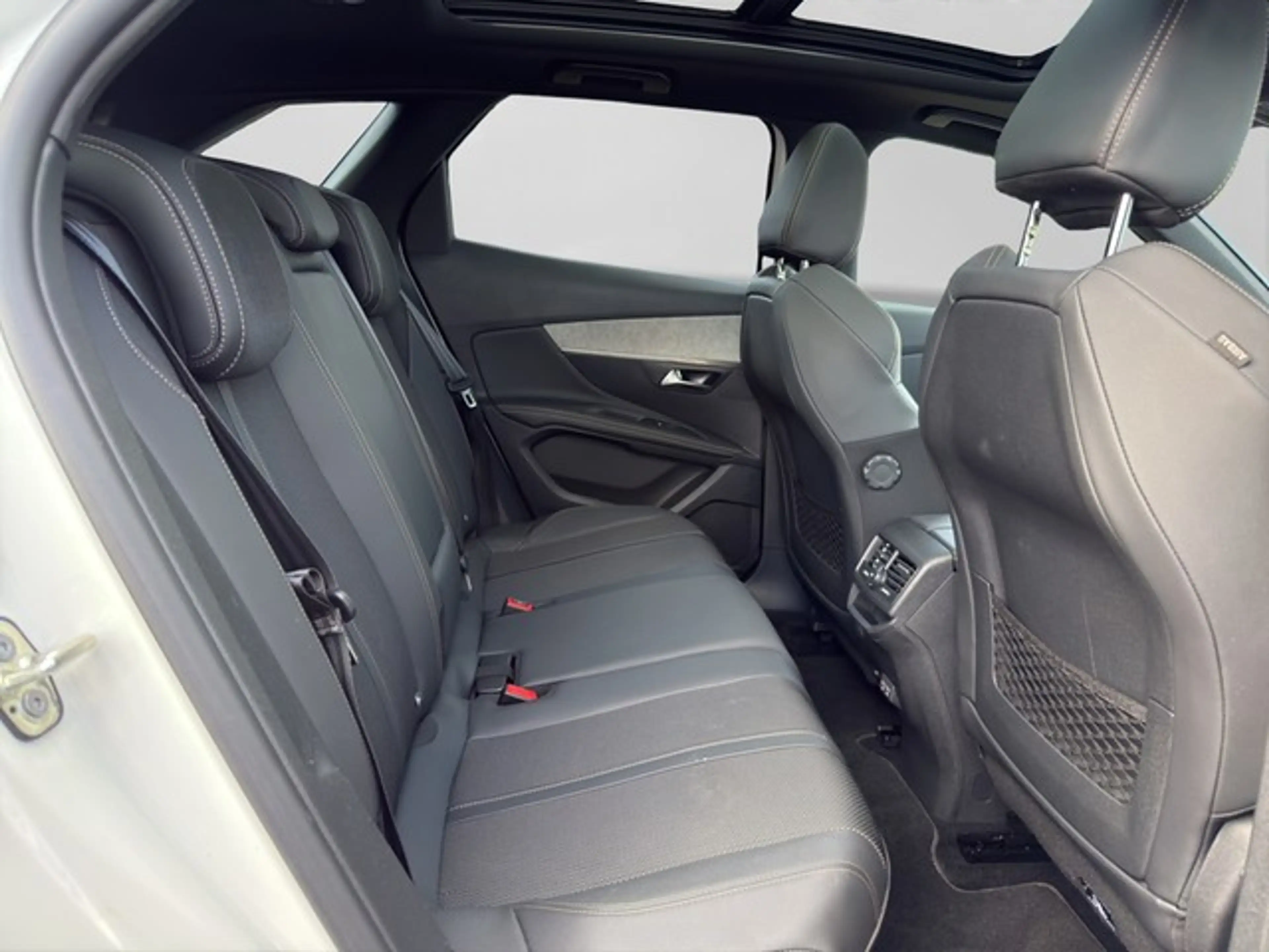 Peugeot 3008 GT PureTech 130 EAT8 PANO+PDC+CAM+NAVI+LED+ACC+ — photo 15