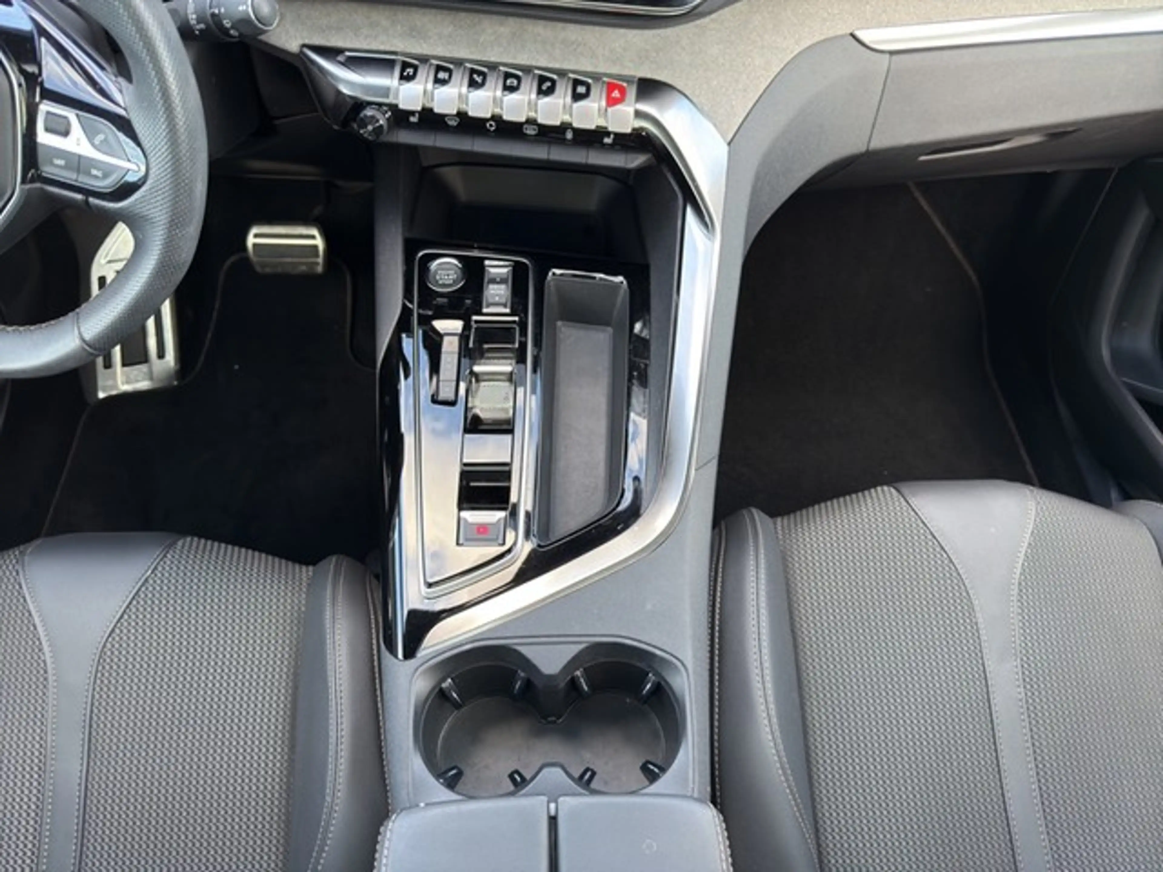 Peugeot 3008 GT PureTech 130 EAT8 PANO+PDC+CAM+NAVI+LED+ACC+ — photo 11