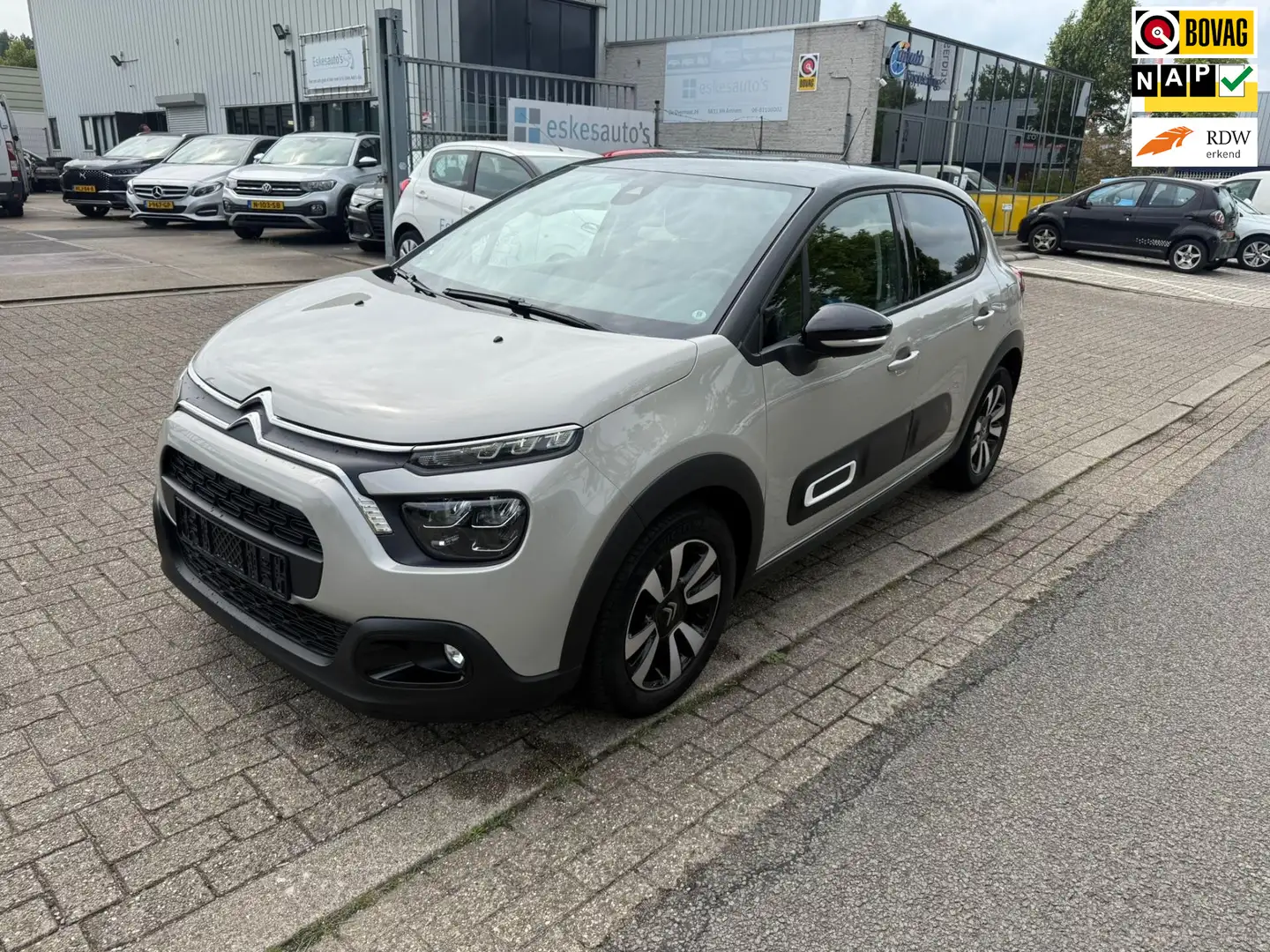 Citroen C3 1.2 PureTech Feel, Navi, 12 mnd Garantie Beige - 1
