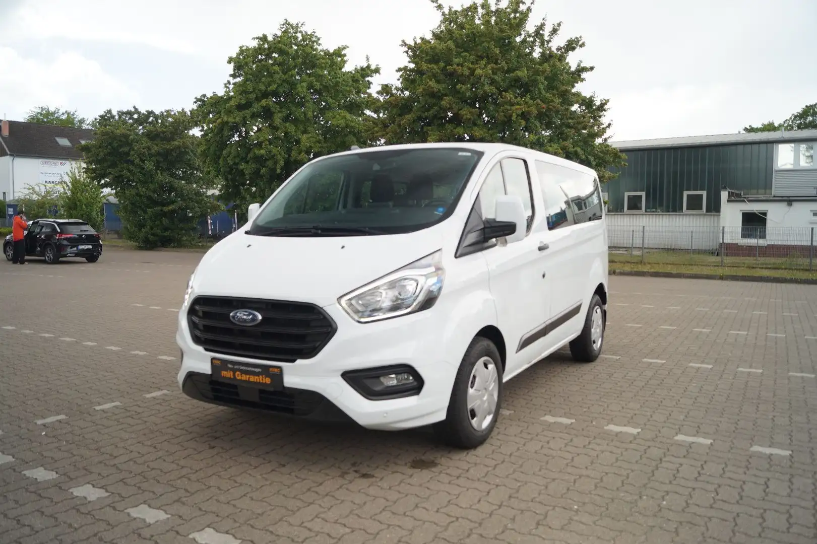 Ford Transit 2,0TDCI Custom 340 9-Sitzer Navi SHZ PDC Blanc - 1