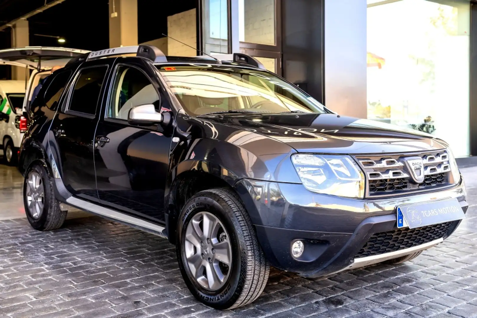 Dacia Duster 1.5dCi Adventure 4x4 110 Grau - 1