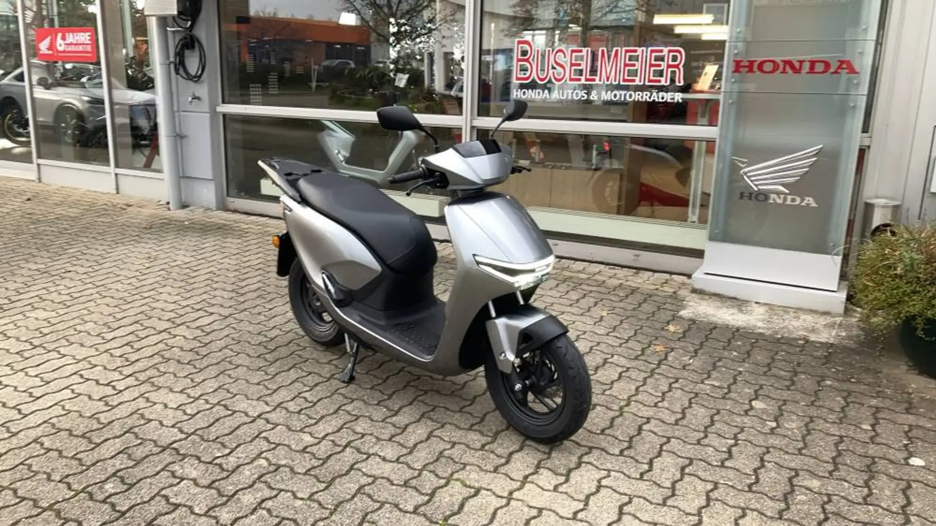 Honda CUV e Silber - 1