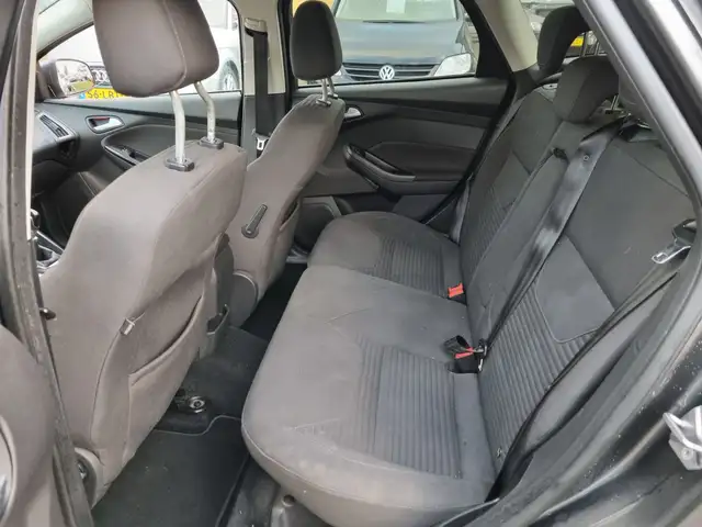 Ford Focus view 20