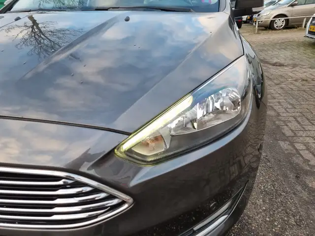 Ford Focus view 17