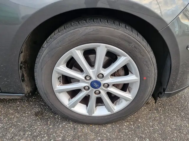 Ford Focus view 25