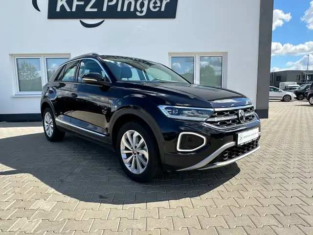Volkswagen T-Roc view 2
