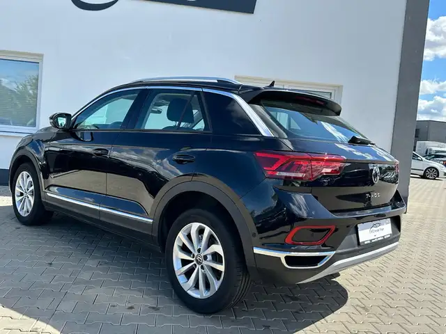 Volkswagen T-Roc view 5