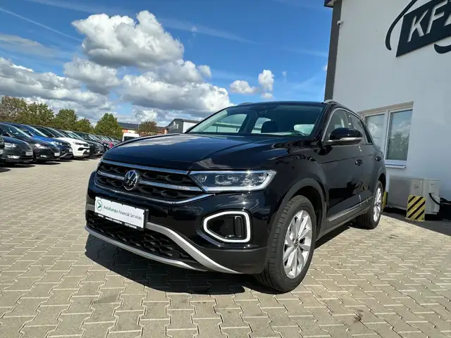 Volkswagen T-Roc view 4