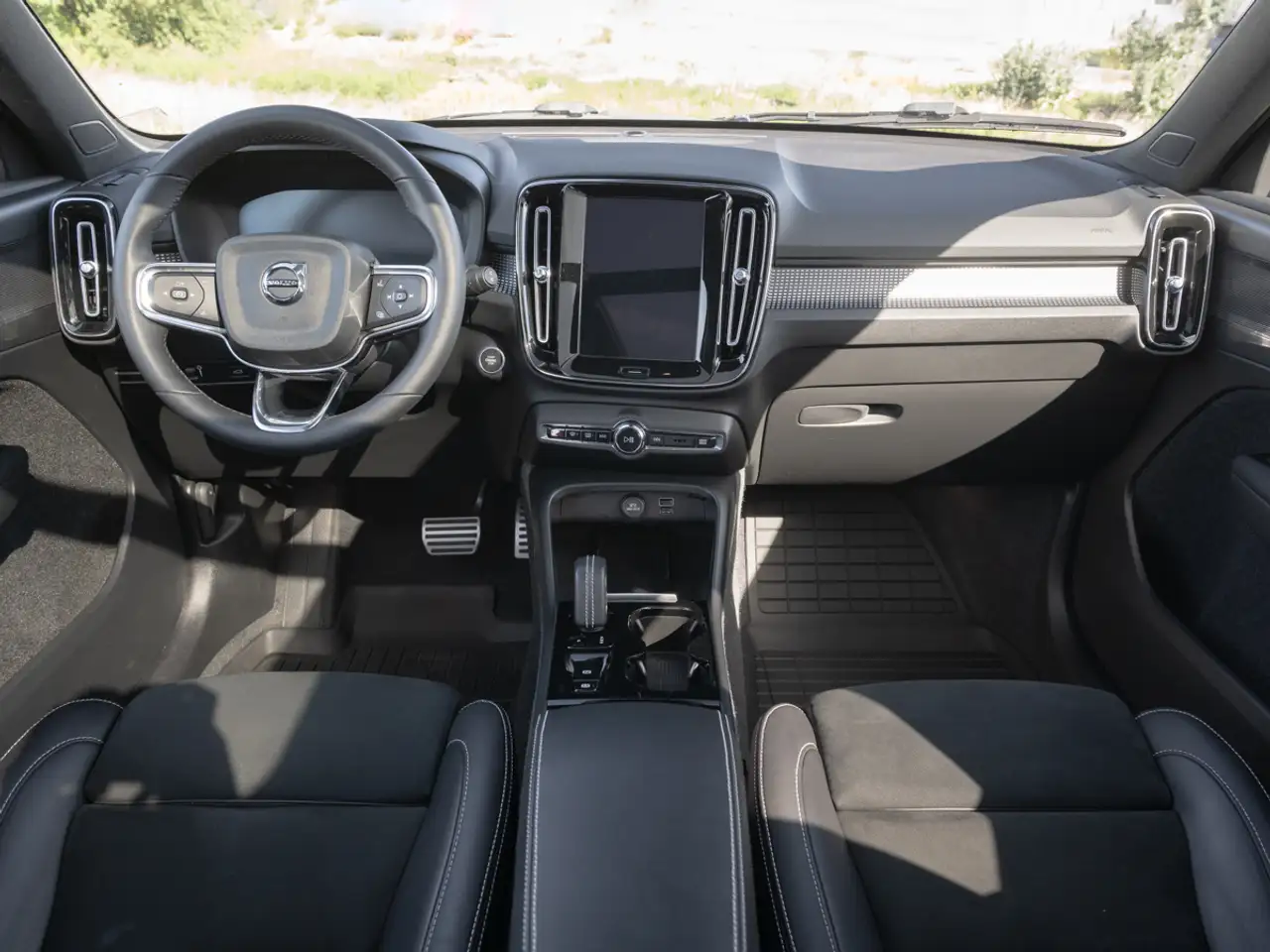 Volvo XC40 photo Volvo XC40