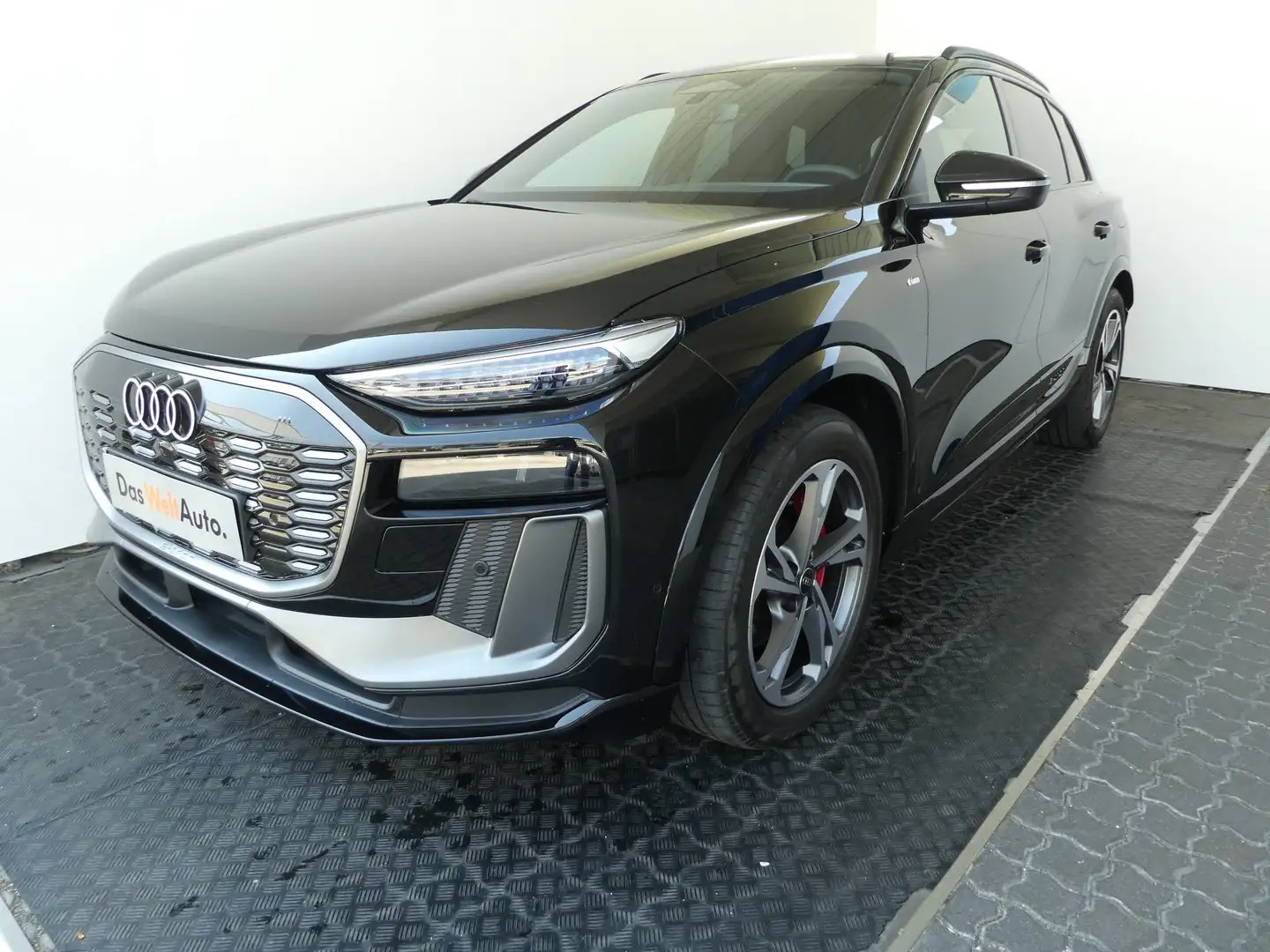 Audi Q6 e-tron e-tron quattro Schwarz - 1