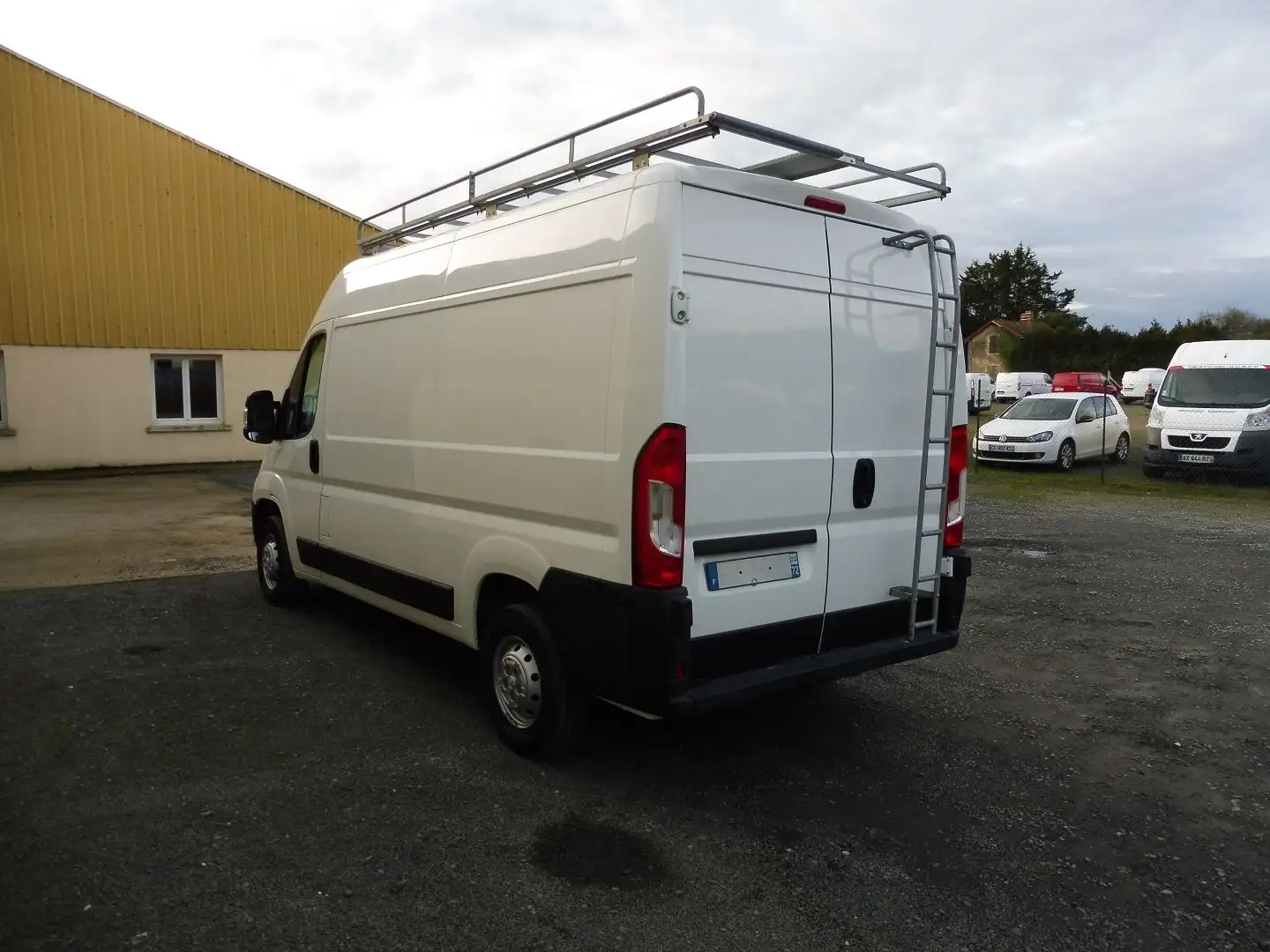 Peugeot Boxer 330 L2H2 2.0 BLUEHDI 130 PREMIUM PACK Blanc - 2