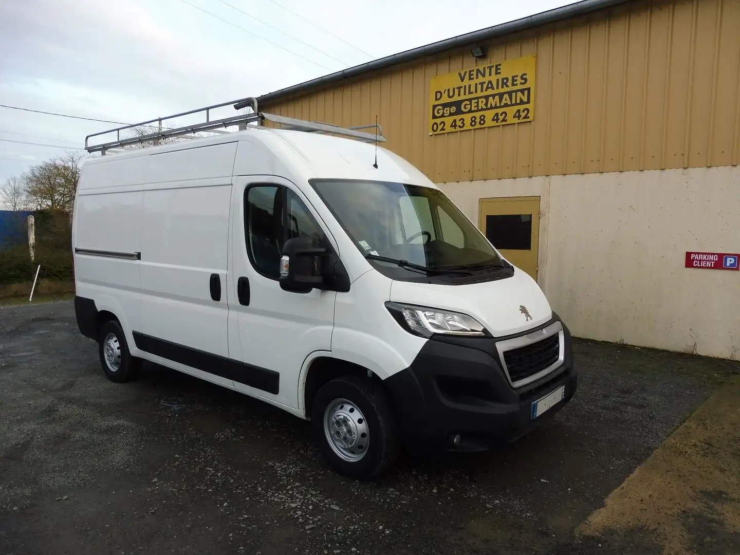 Peugeot Boxer 330 L2H2 2.0 BLUEHDI 130 PREMIUM PACK Blanc - 1