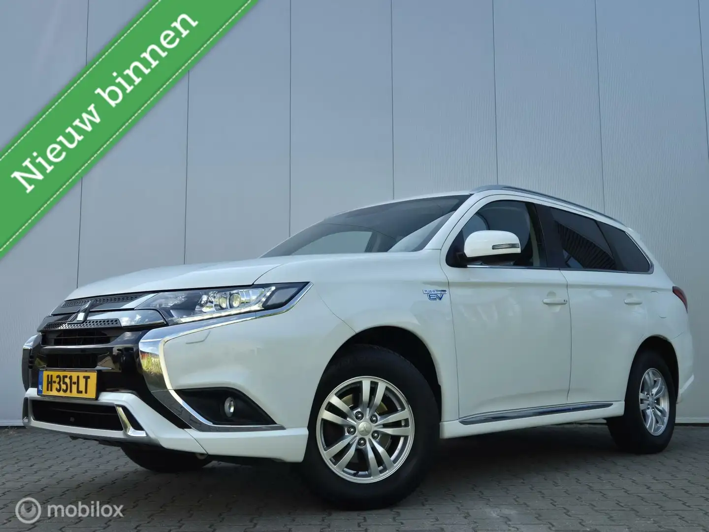 Mitsubishi Outlander 2.4 PHEV PURE/CAMERA/FULL LED/KEYLESS/240PK Blanc - 1