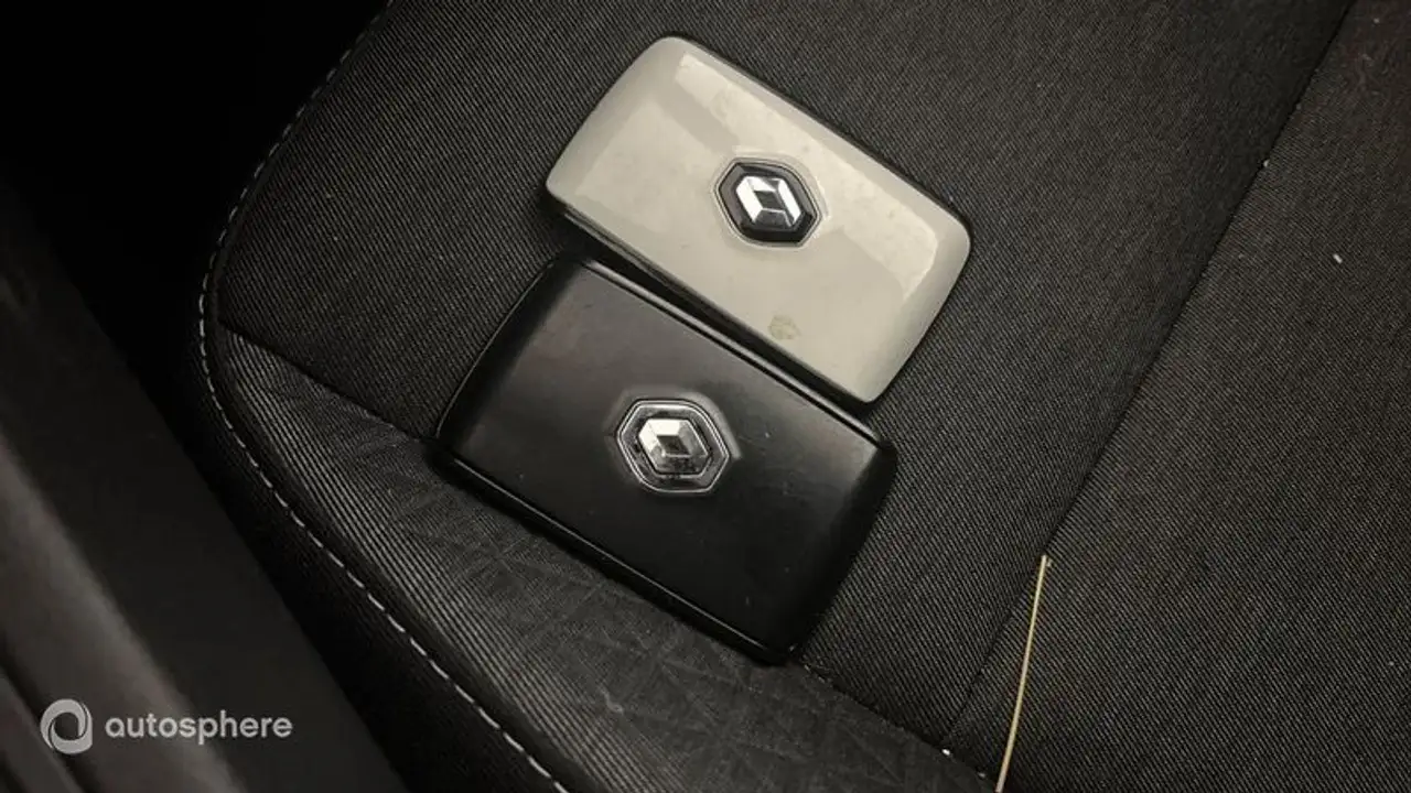 Renault Captur — photo 16