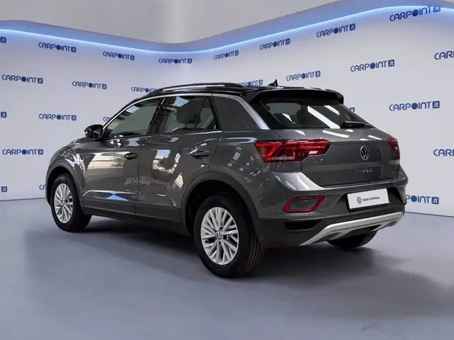 Volkswagen T-Roc view 4