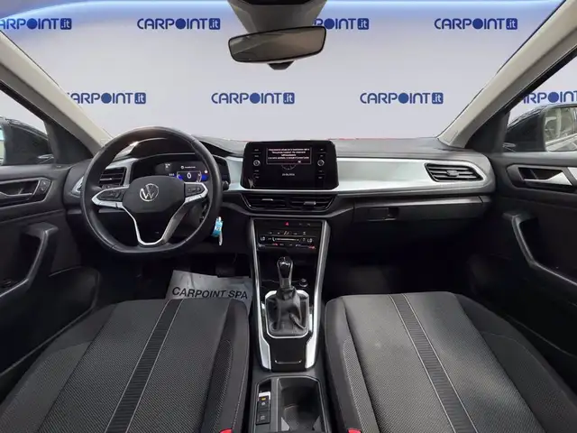 Volkswagen T-Roc view 11
