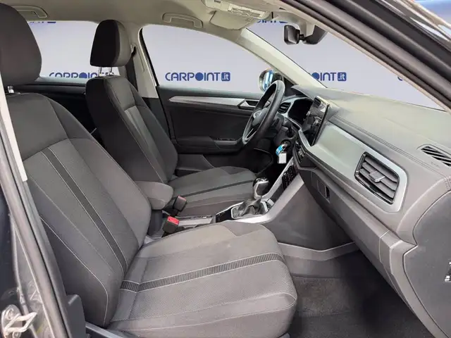 Volkswagen T-Roc view 16