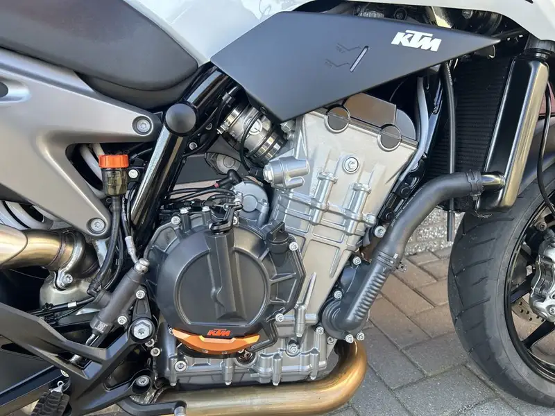 KTM 790 Duke - foto 5