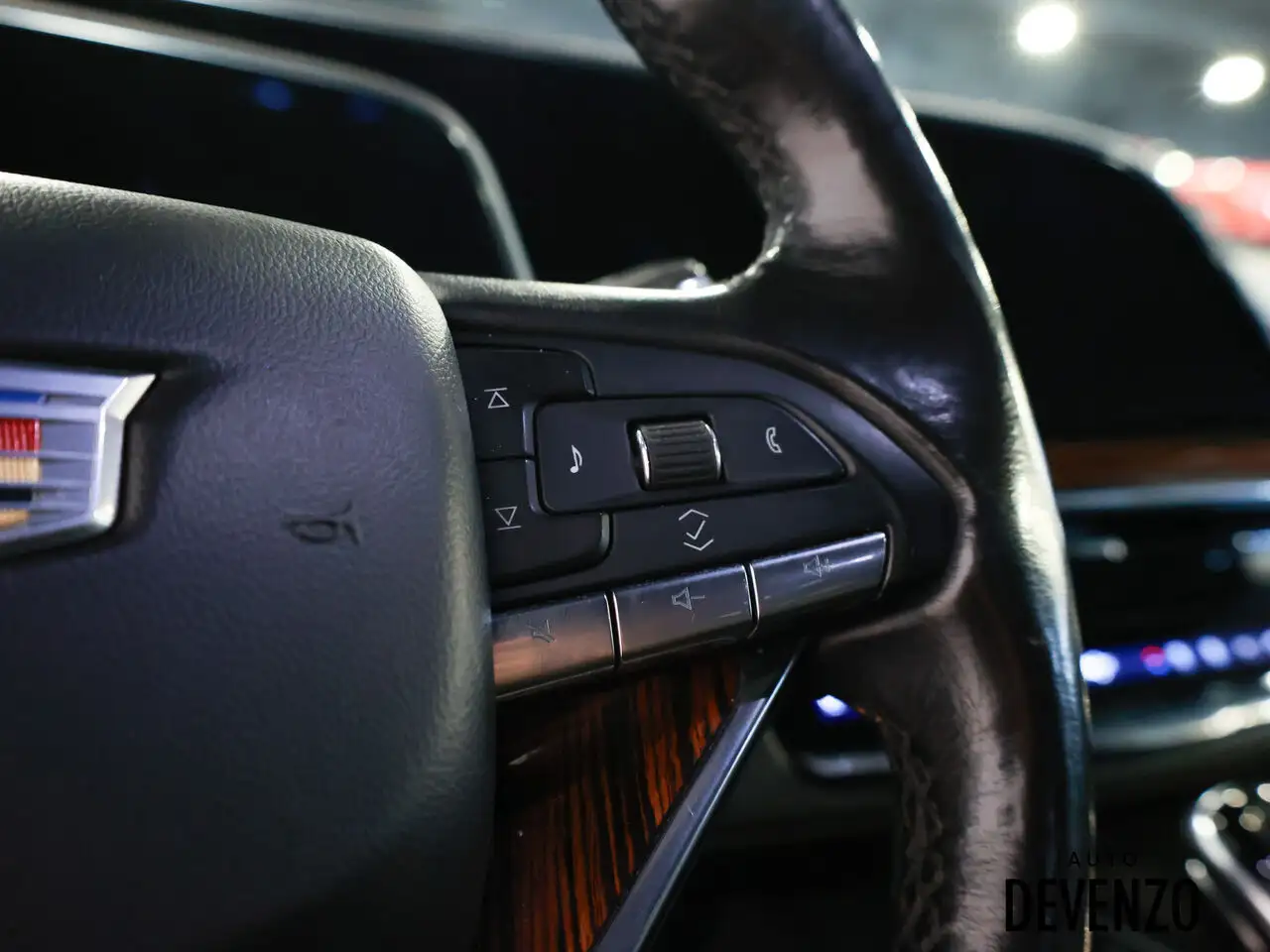 Cadillac Escalade снимка Cadillac Escalade