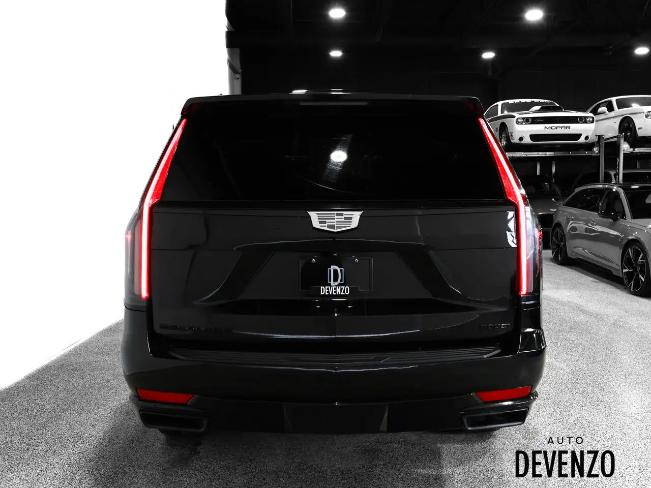 Cadillac Escalade снимка Cadillac Escalade