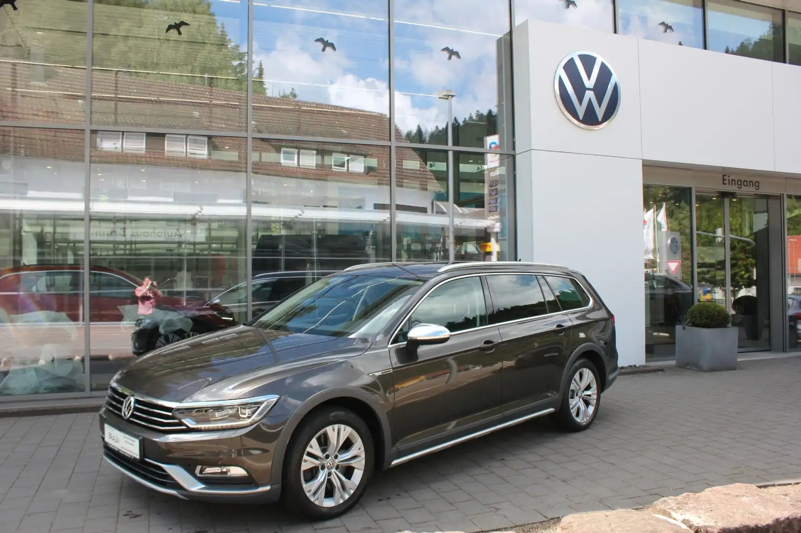 Volkswagen Passat Variant Alltrack 2.0 TDI 4Motion DSG Braun - 1