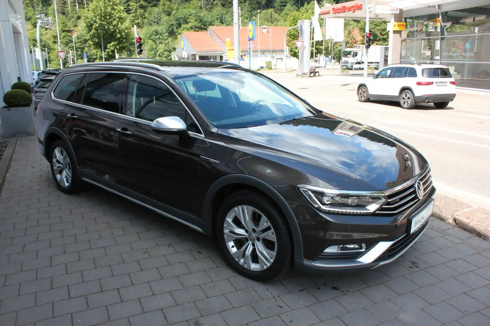 Volkswagen Passat Variant Alltrack 2.0 TDI 4Motion DSG Braun - 2