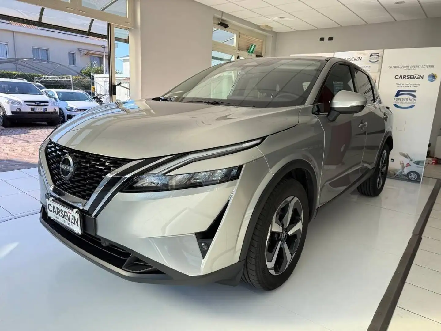 Nissan Qashqai 1.3 mhev N-Connecta 2wd 158cv xtronic Srebrny - 1