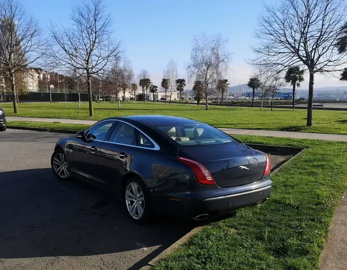 Jaguar XJ 3.0D LWB Premium Luxury 2010, foto 4