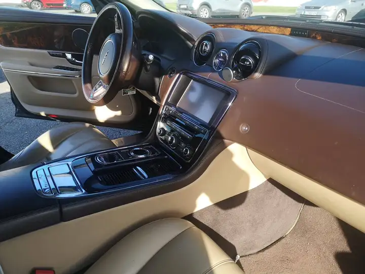 Jaguar XJ 3.0D LWB Premium Luxury 2010, foto 6