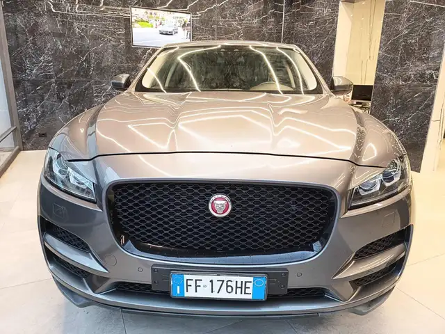Jaguar F-Pace 2.0 D 180 CV AWD Portfolio