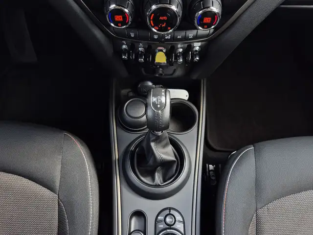 Mini Cooper Se view 10