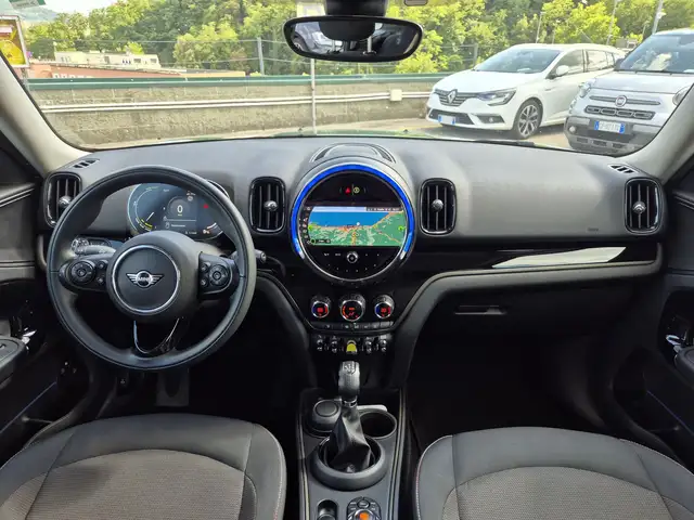 Mini Cooper Se view 8
