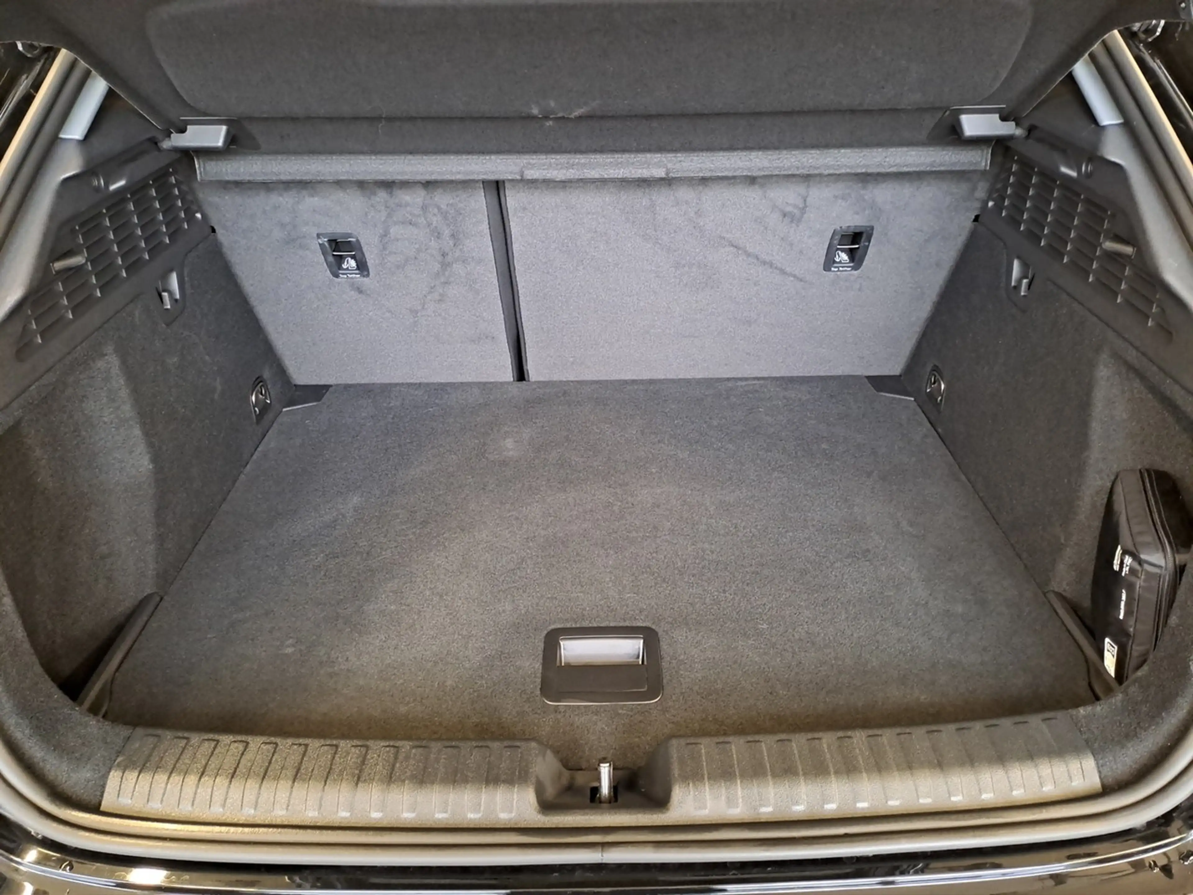 Audi A3 Sportback 35 TFSI S tronic S line, Navi, ACC — photo 8