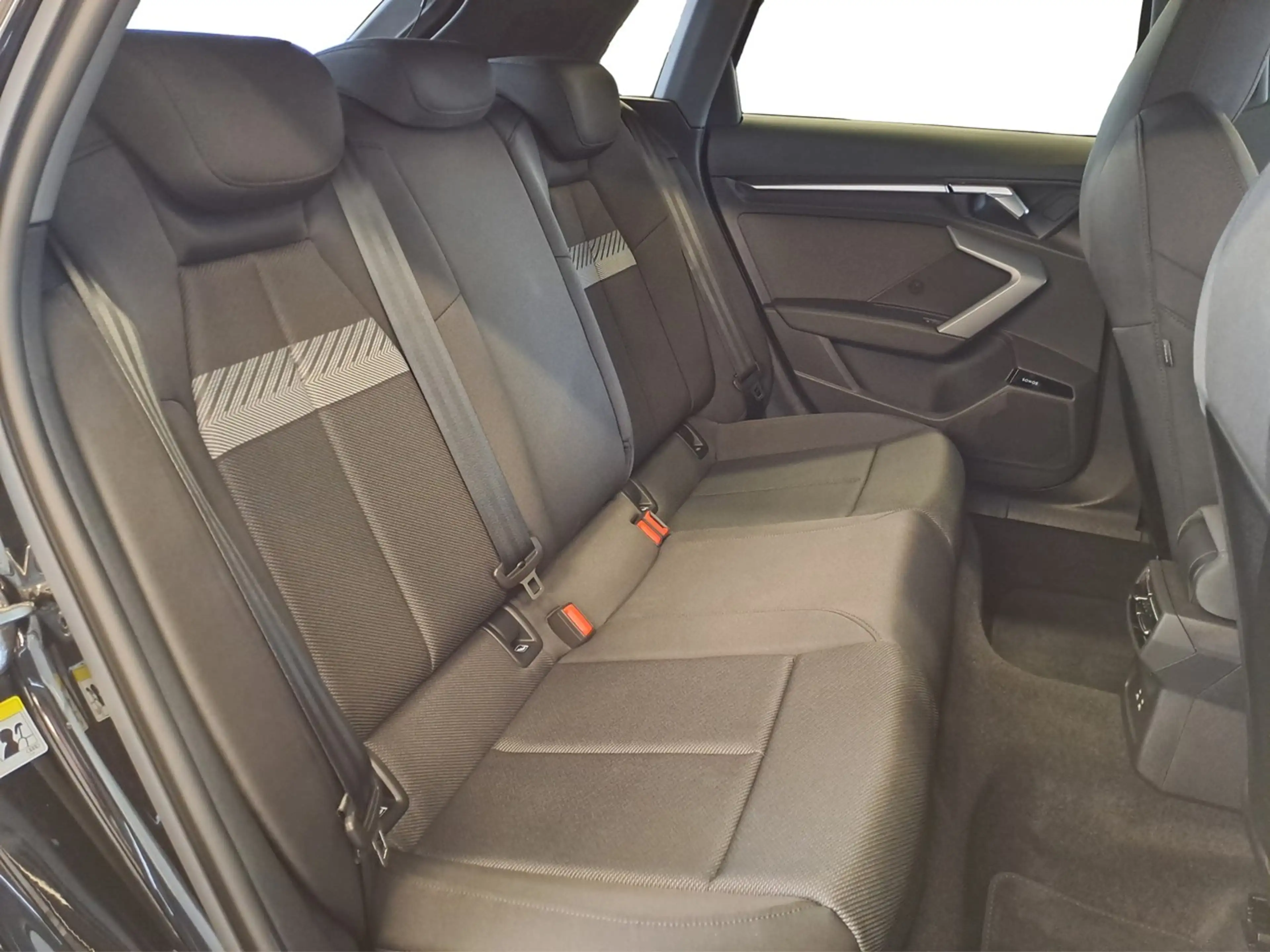 Audi A3 Sportback 35 TFSI S tronic S line, Navi, ACC — photo 7