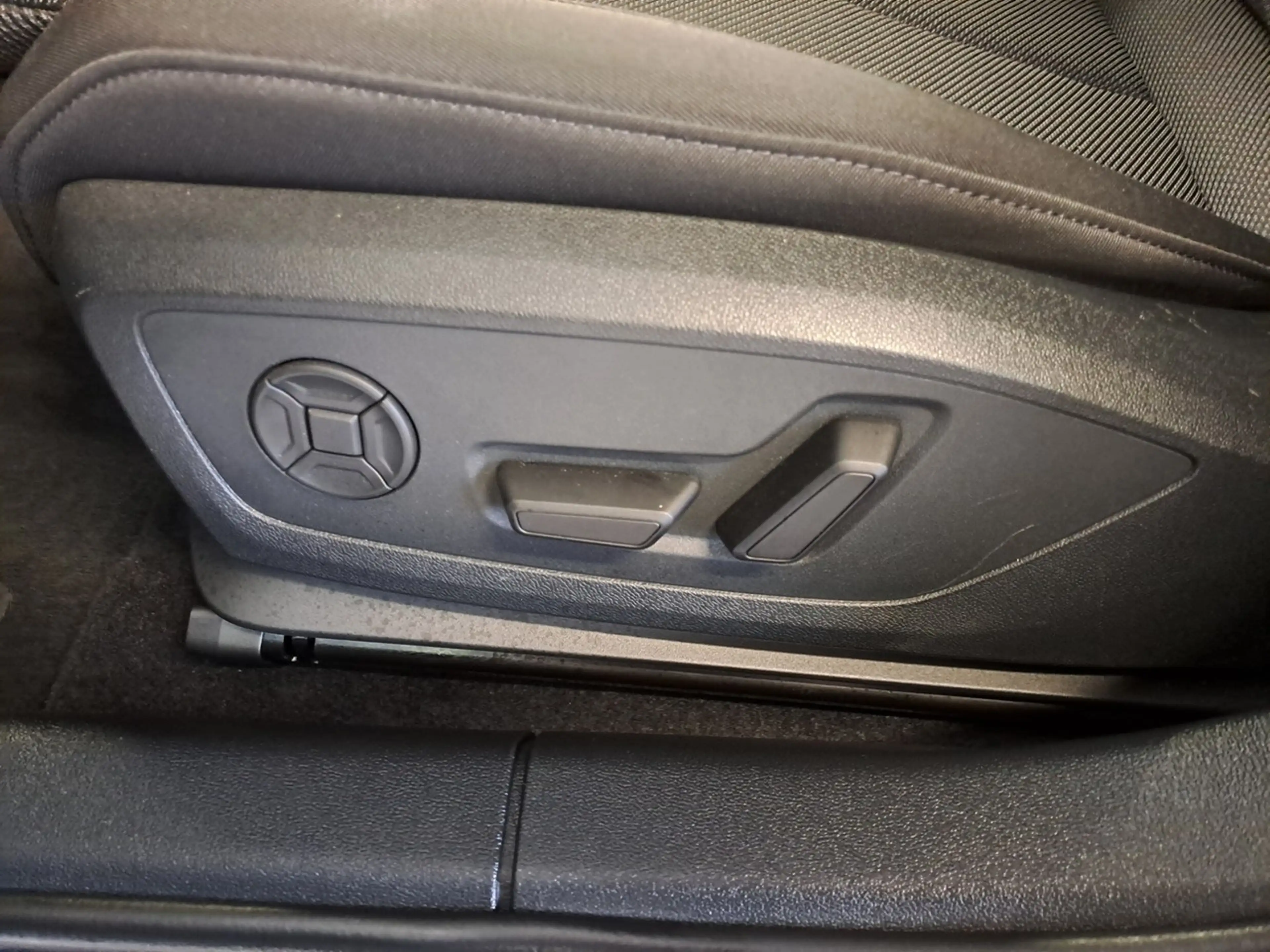 Audi A3 Sportback 35 TFSI S tronic S line, Navi, ACC — photo 11