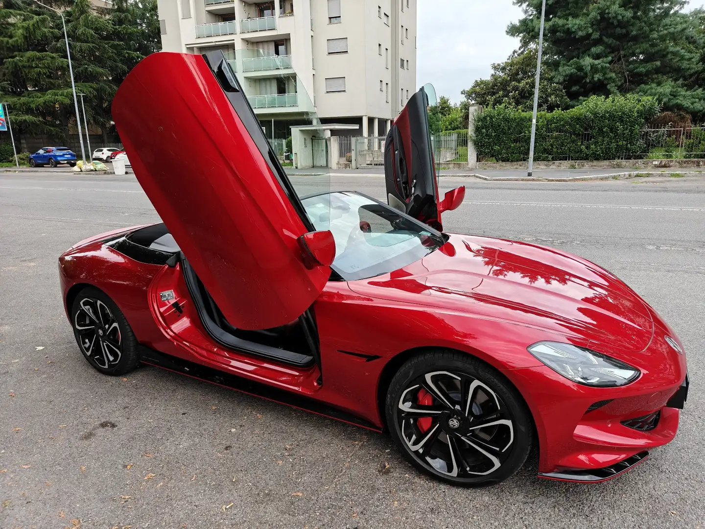 MG Cyberster AWD 507 cv - 1