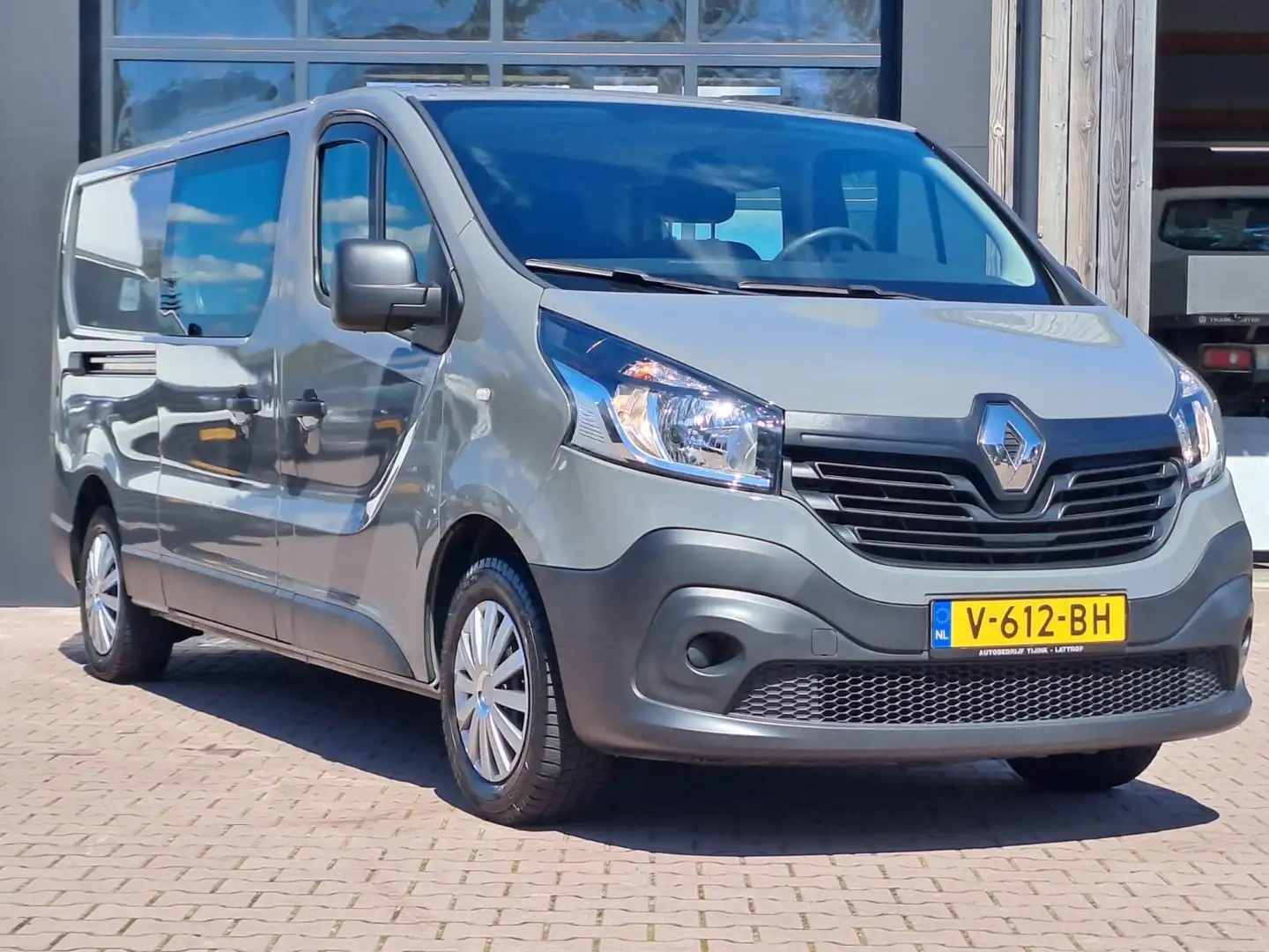 Renault Trafic 1.6 dCi T29 L2H1 Dubbele cabine | Airco | Bluetoot Grijs - 2