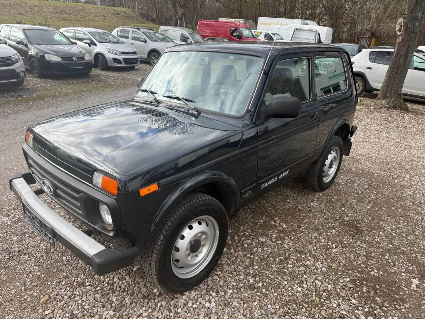 Lada Niva Taiga 4x4 Verde - 1