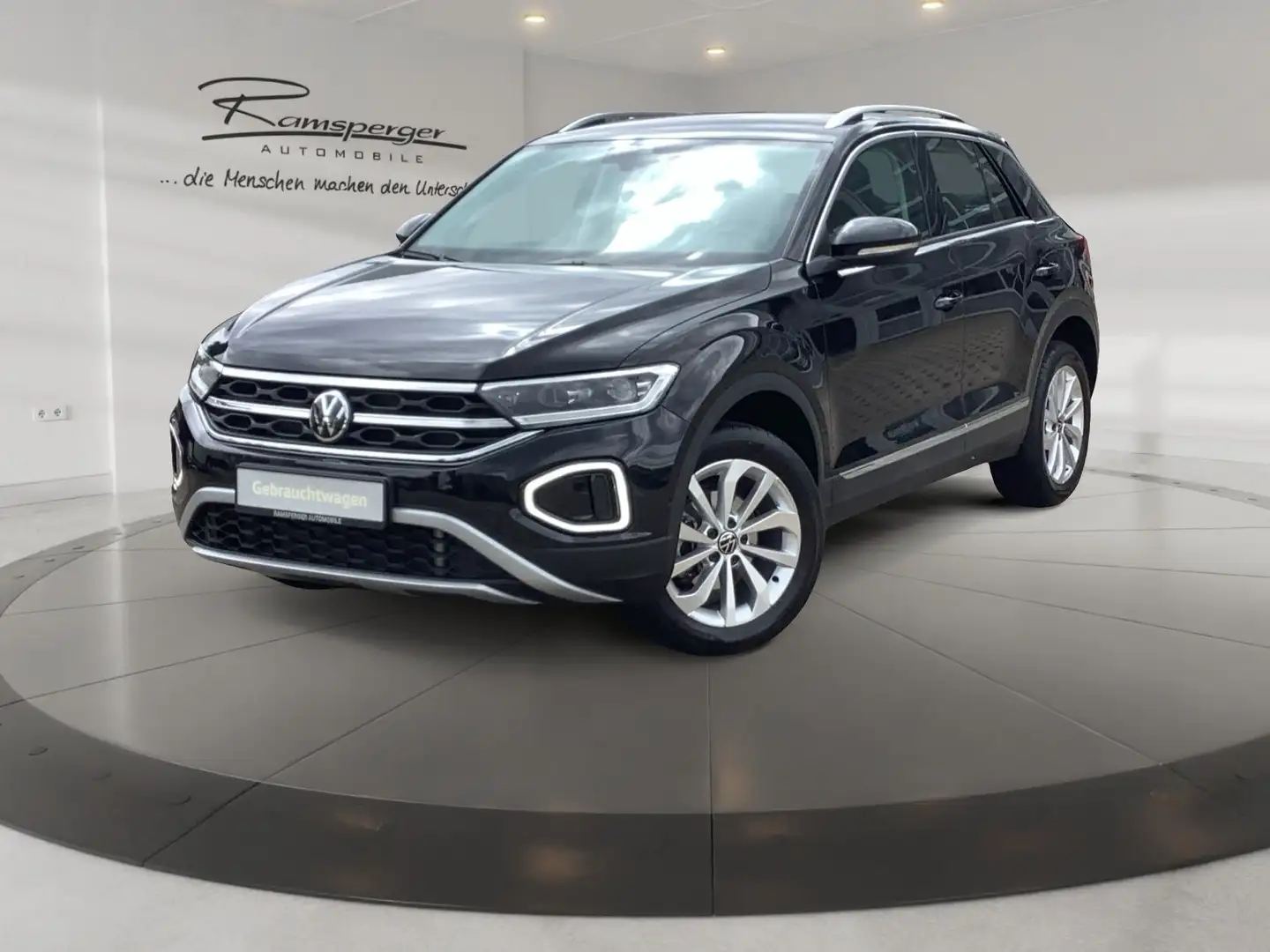 Volkswagen T-Roc 1.5 TSI DSG Style ACC LED APP Keyless Kame Schwarz - 2