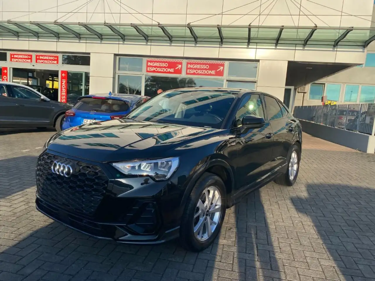 Audi Q3 SPB 35 TFSI S tronic Business Plus — photo 1 of 15