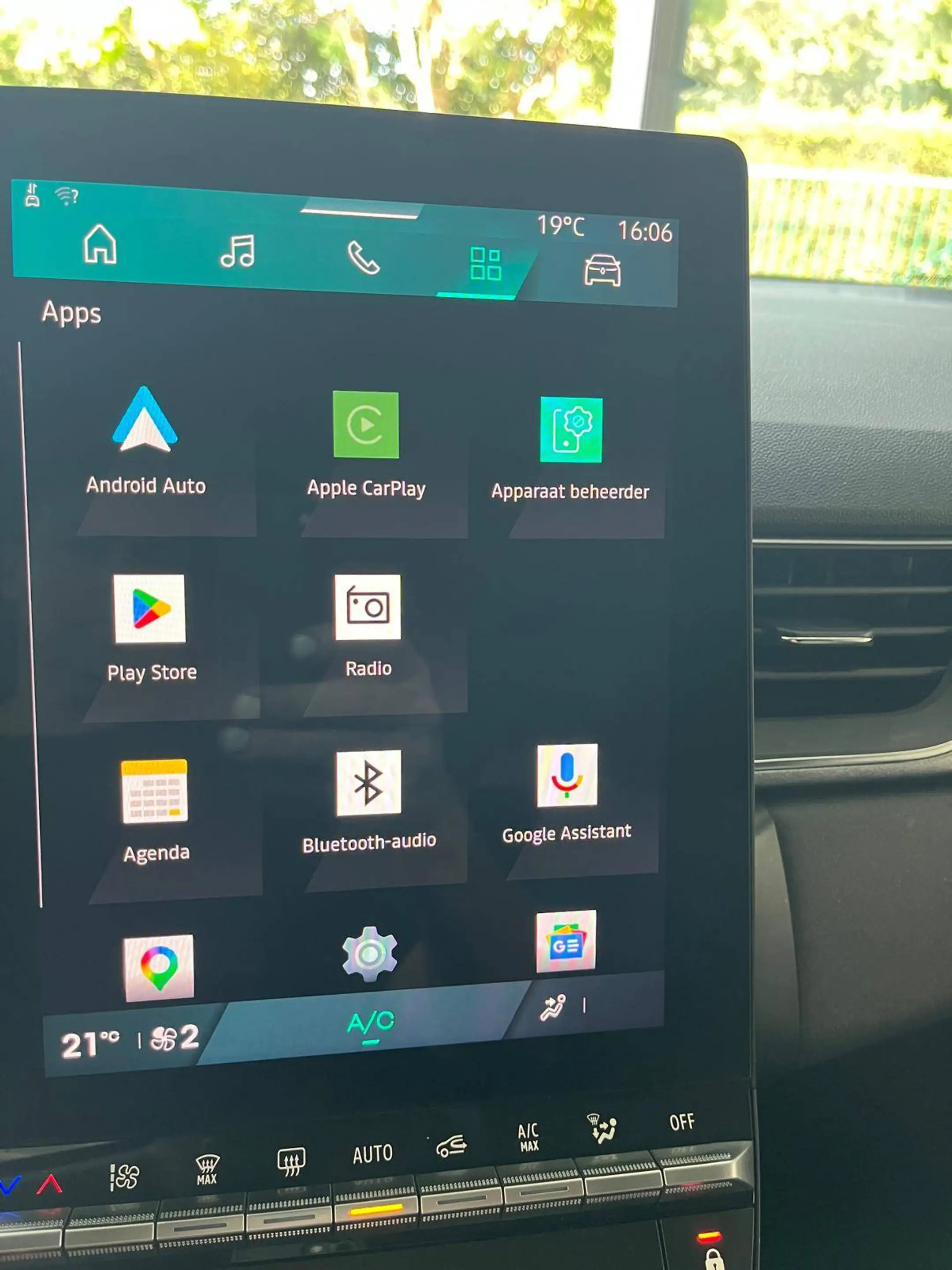 Renault Symbioz — photo 11