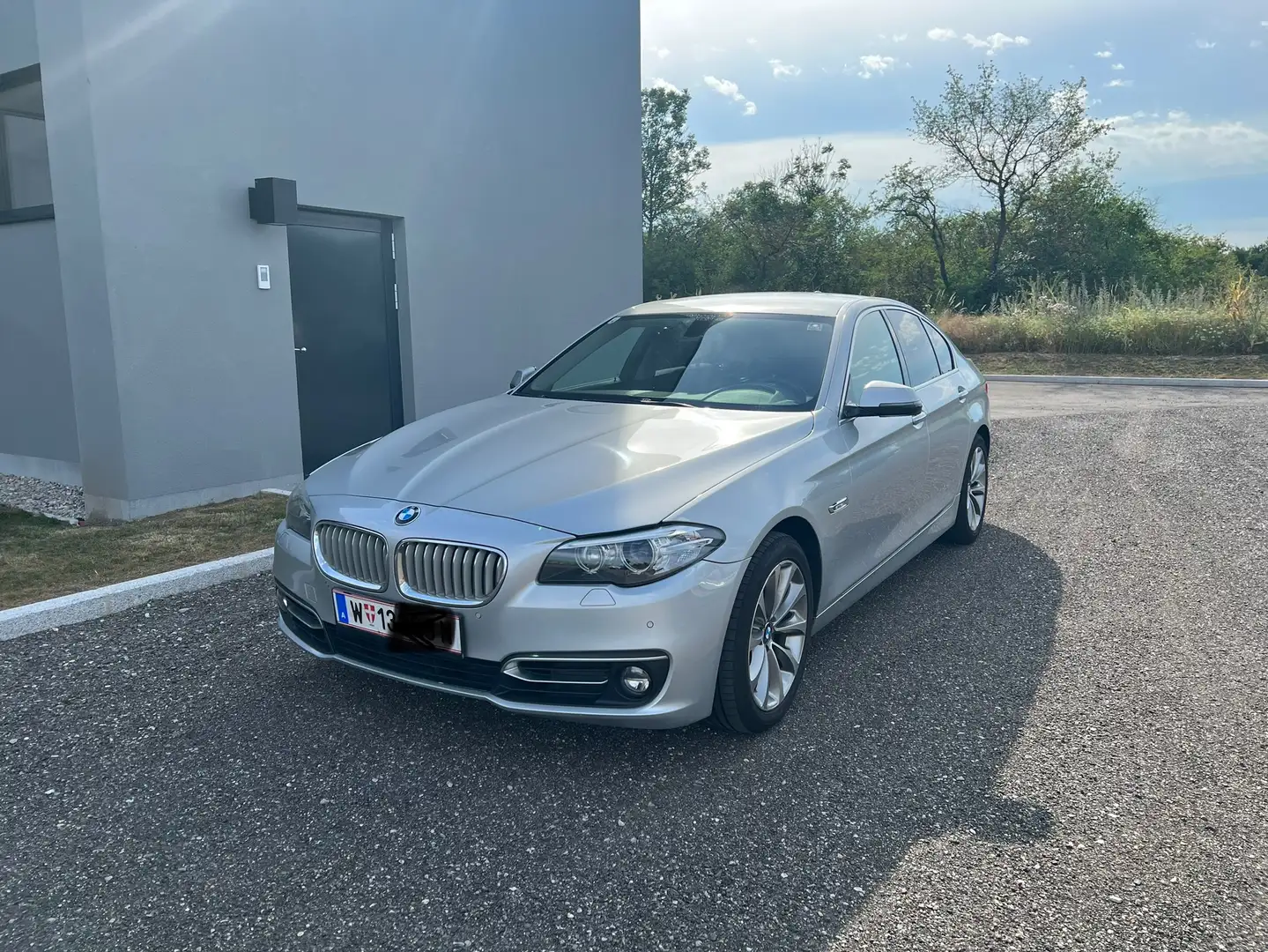 BMW 525 525d xDrive Aut. Silber - 1