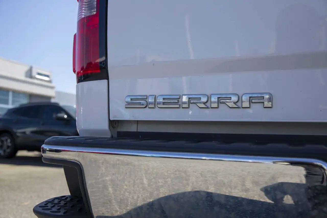 GMC Sierra 1500 снимка GMC Sierra 1500