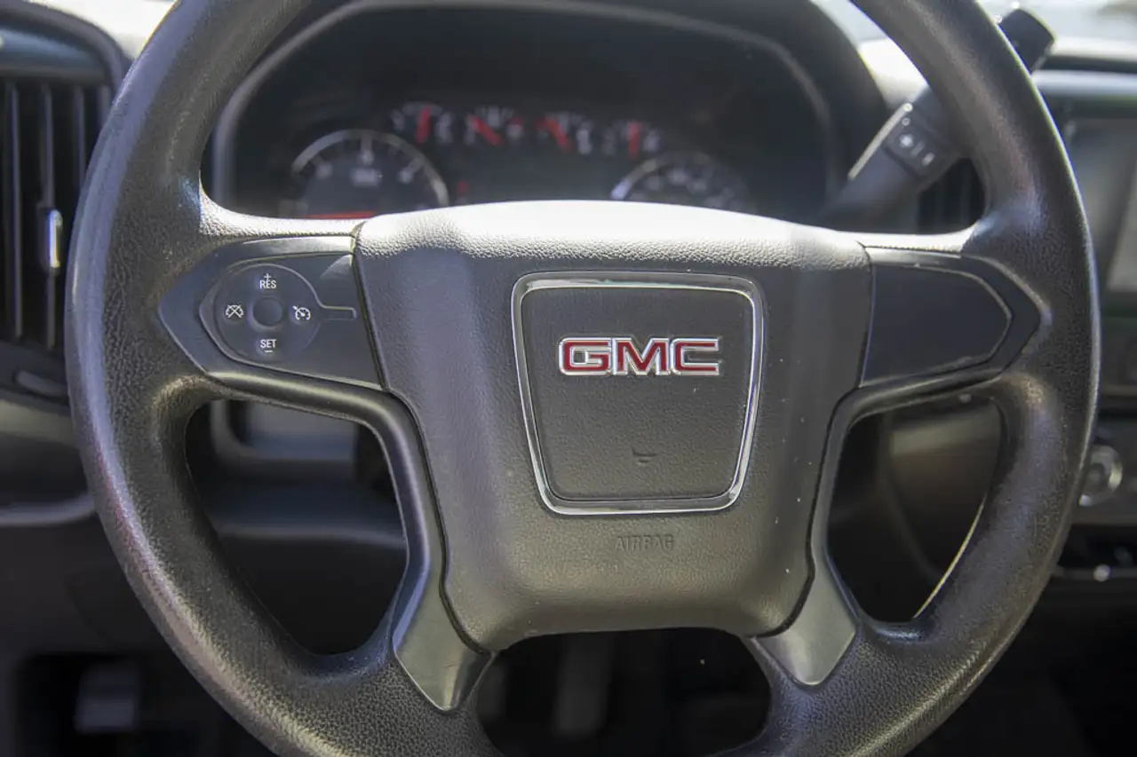 GMC Sierra 1500 снимка GMC Sierra 1500
