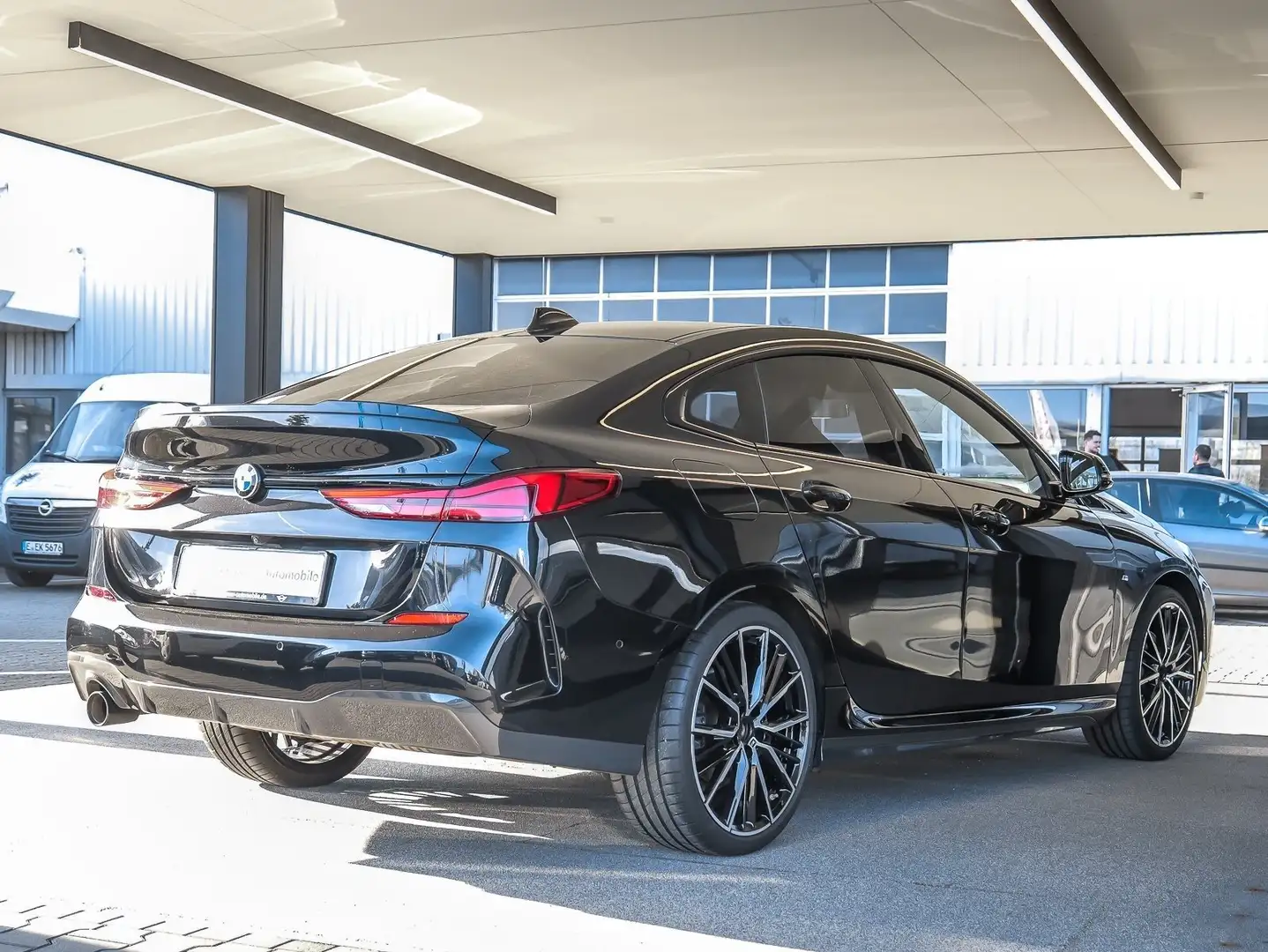 BMW 218 i M Sport RFK NAVI LED Sound Syst. PDC V+H Noir - 2