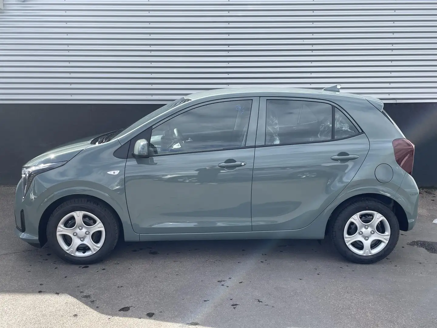 Kia Picanto 1.0 DPI DynamicLine Direct leverbaar € 19.450 incl Zwart - 2