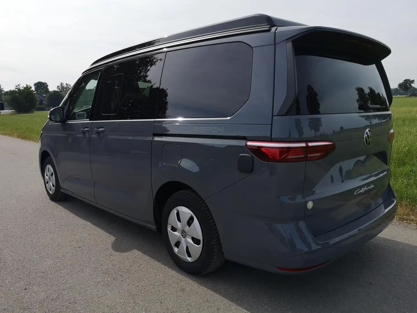 Volkswagen T7 California Beach Camper 2.0TDI DSG GV5 Lite 110 kW (150 PS... Grau - 2