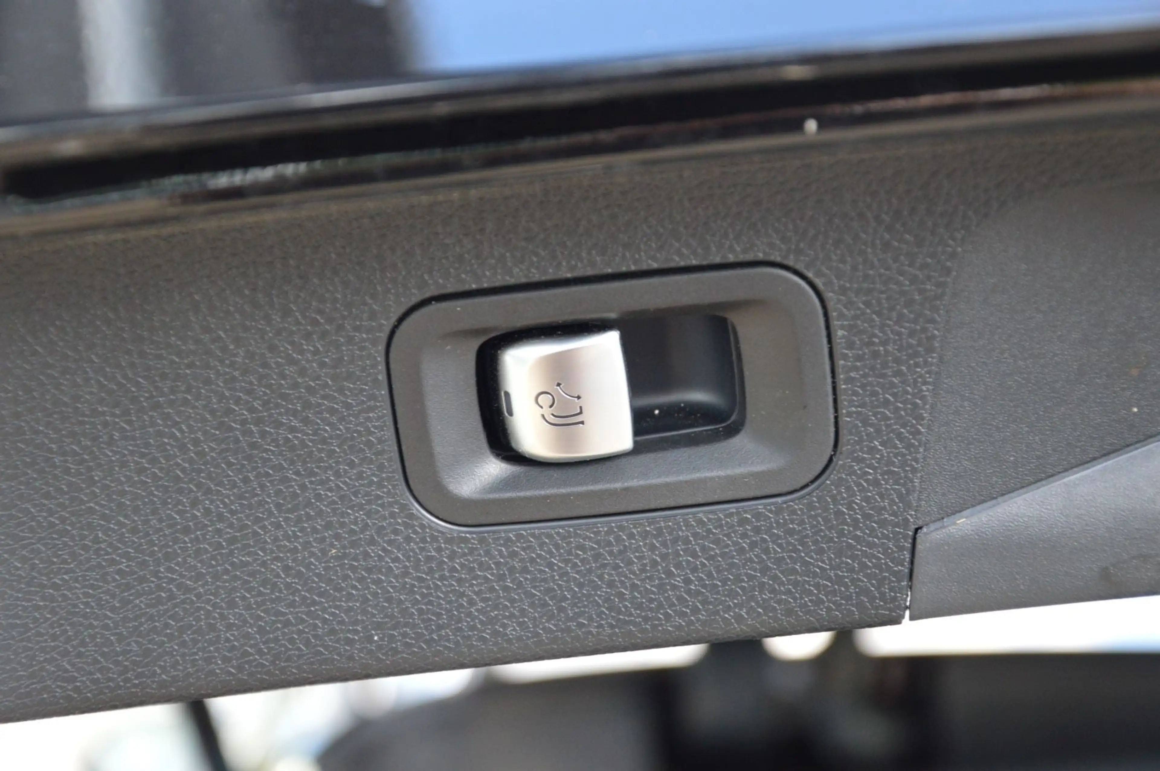 Mercedes-Benz E 200 d *NAVI*CAM*AHK*WIDESCREEN*9-G*DISTRONIC — photo 15