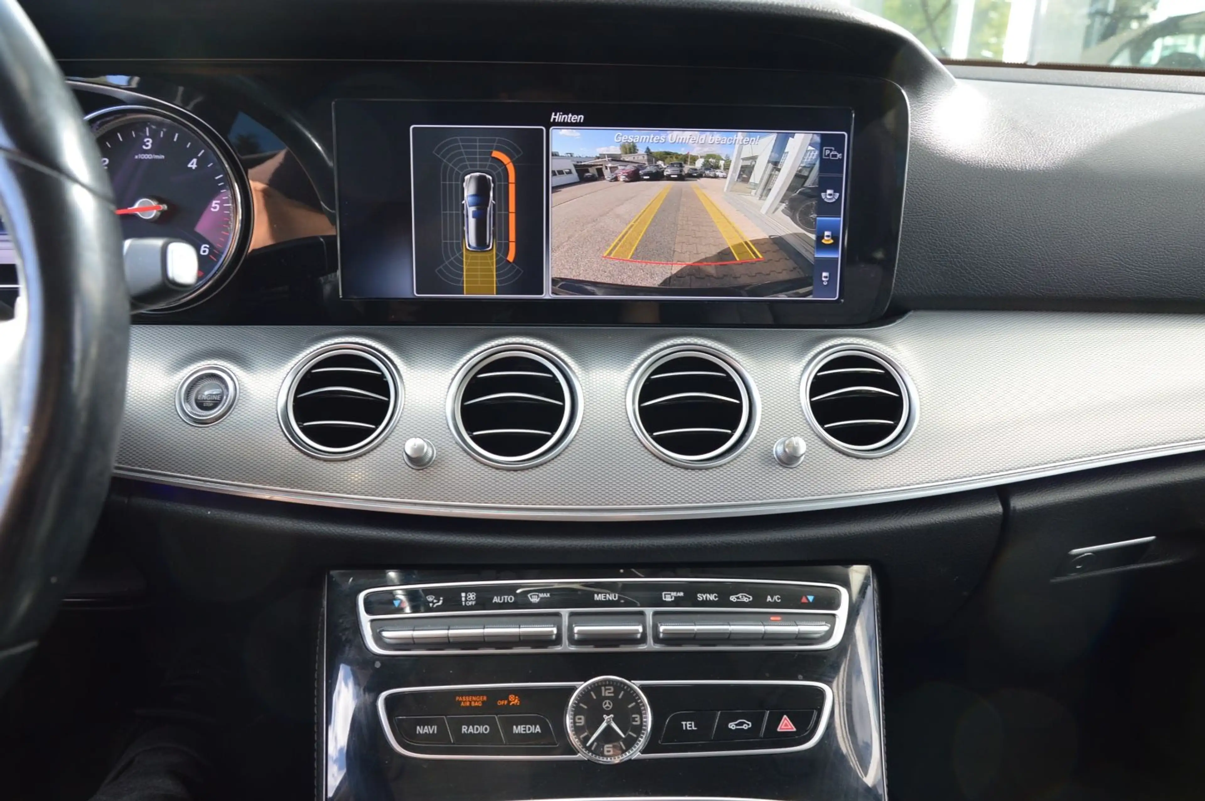 Mercedes-Benz E 200 d *NAVI*CAM*AHK*WIDESCREEN*9-G*DISTRONIC — photo 10