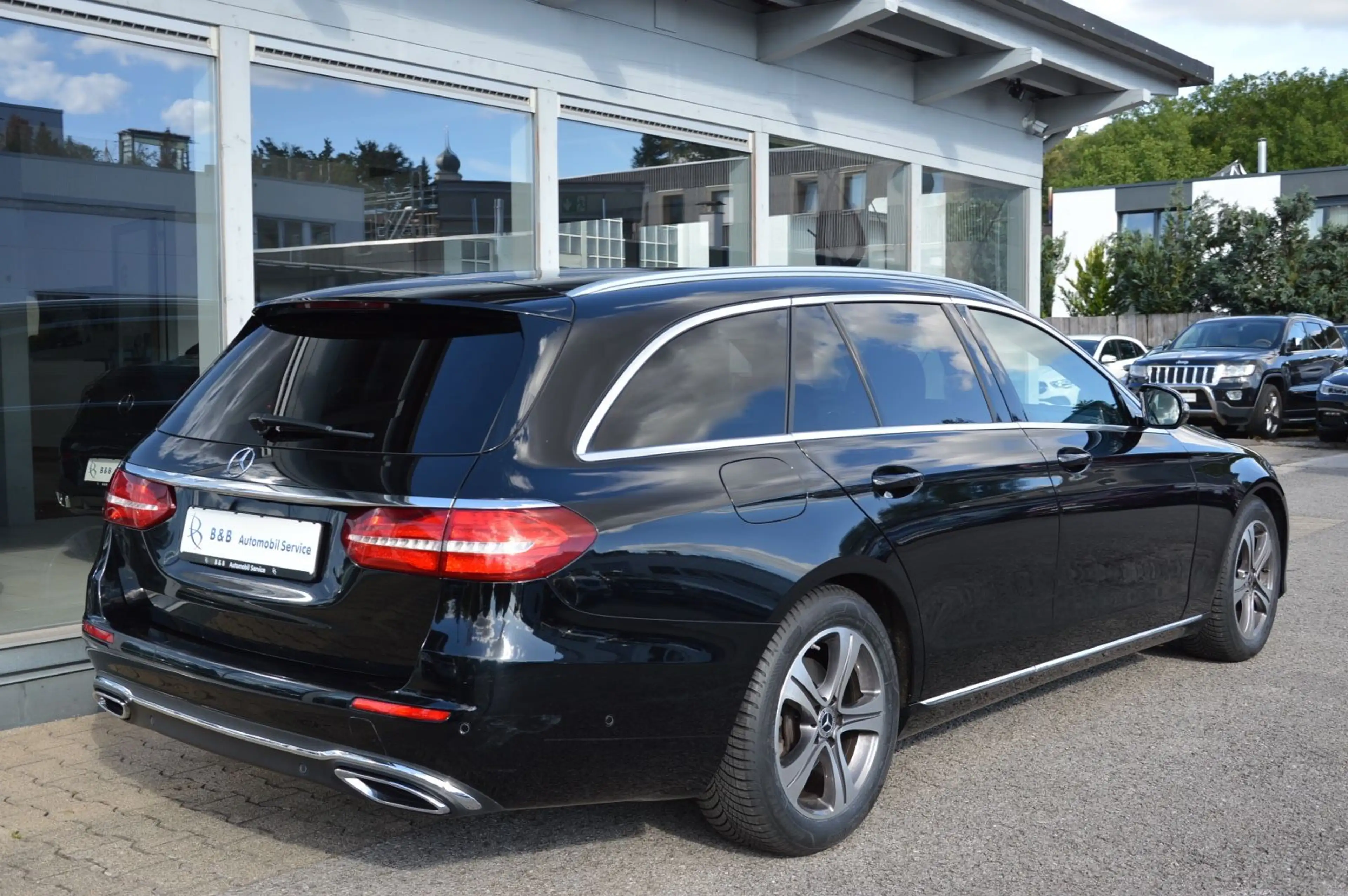 Mercedes-Benz E 200 d *NAVI*CAM*AHK*WIDESCREEN*9-G*DISTRONIC — photo 6